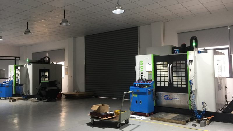 模具配件斜顶滑块：定制中的关键要素**