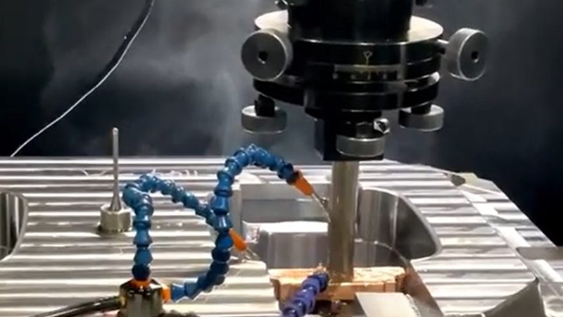 电子托盘模具制作：关键步骤与注意事项